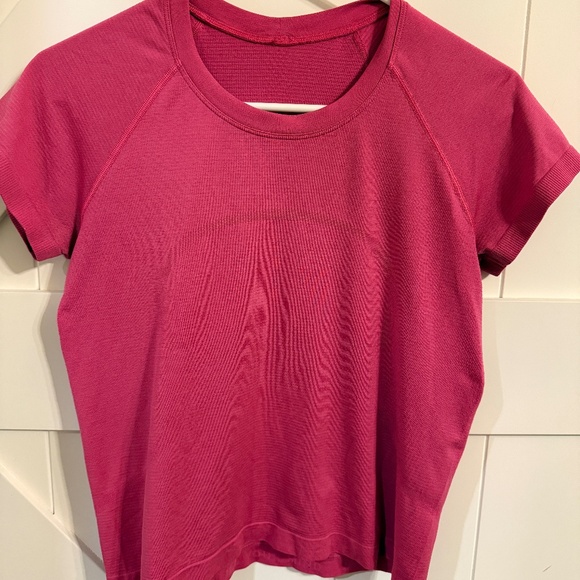 Lululemon Swiftly Tech Short Sleeve Shirt Pink, Size 8 - Picture 1 of 5